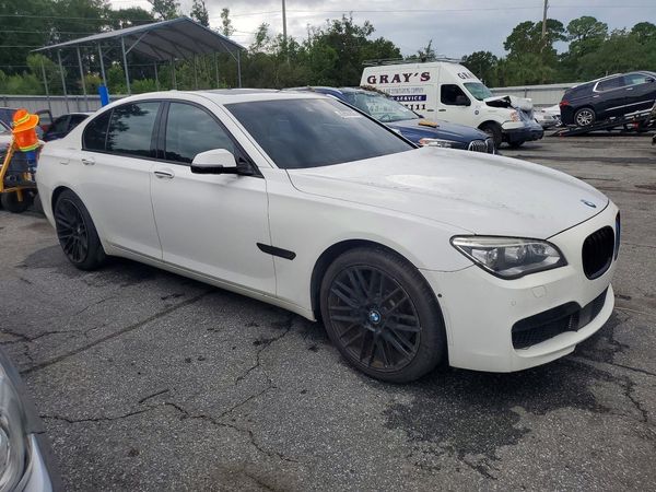 2015 BMW 750 750i/Alpina B7