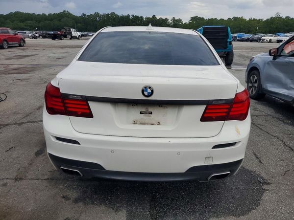 2015 BMW 750 750i/Alpina B7