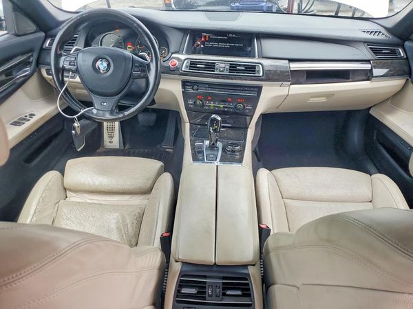 2015 BMW 750 750i/Alpina B7