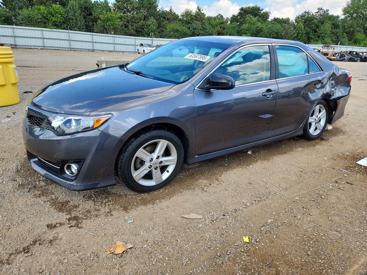 2014 TOYOTA CAMRY