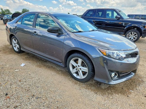 2014 TOYOTA CAMRY
