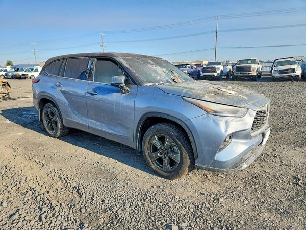 2021 TOYOTA HIGHLANDER LE