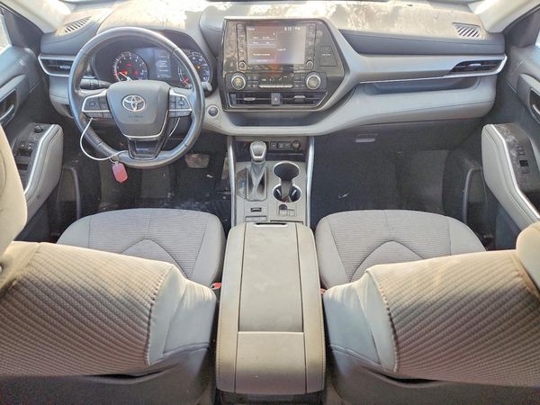 2021 TOYOTA HIGHLANDER LE