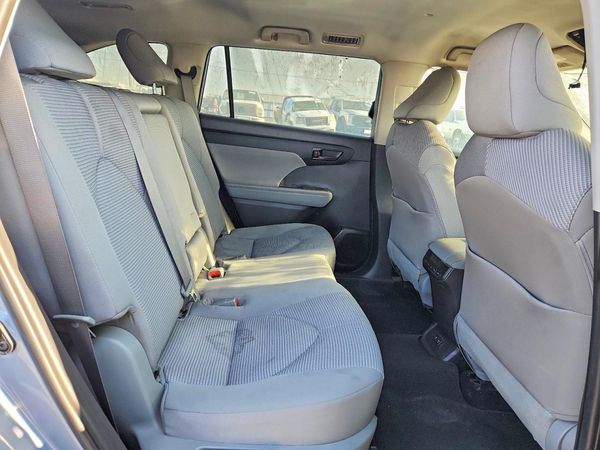 2021 TOYOTA HIGHLANDER LE