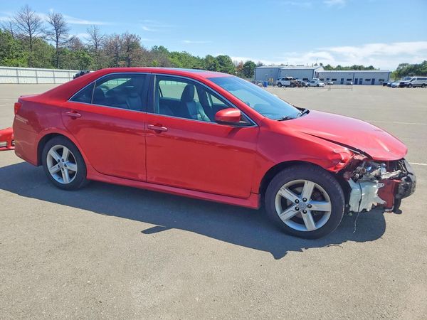 2012 TOYOTA CAMRY