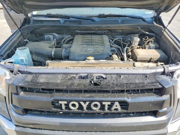 2017 TOYOTA TUNDRA