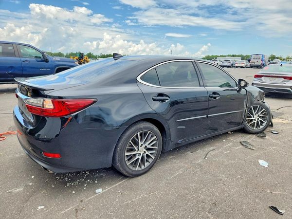 2016 LEXUS ES