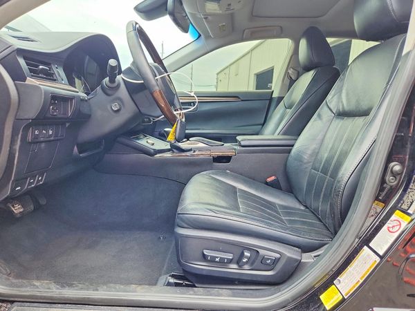 2016 LEXUS ES