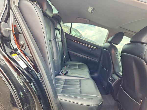 2016 LEXUS ES
