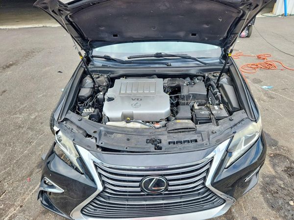 2016 LEXUS ES