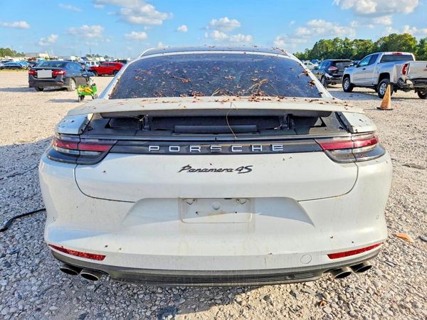 2018 PORSCHE PANAMERA