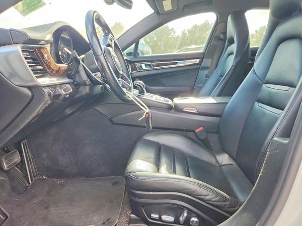2018 PORSCHE PANAMERA