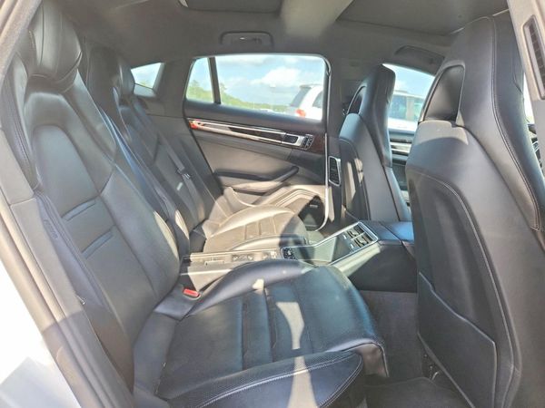 2018 PORSCHE PANAMERA