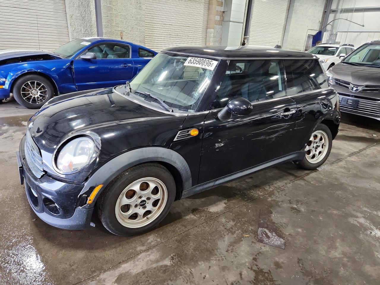 2013 MINI COOPER