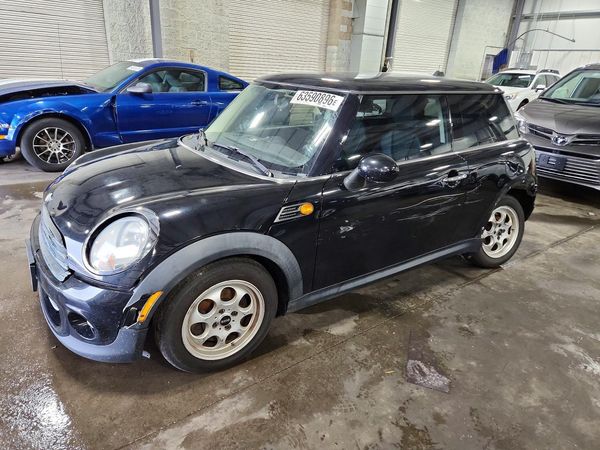 2013 MINI COOPER