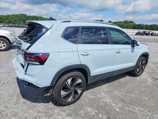2025 VOLKSWAGEN TAOS 4Motion SE