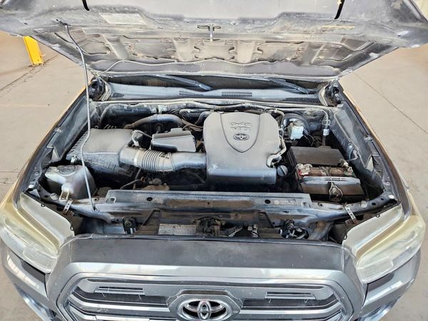 2017 TOYOTA TACOMA