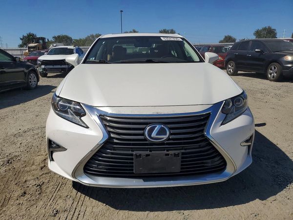 2016 LEXUS ES 300h