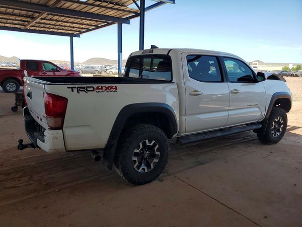 2017 TOYOTA TACOMA