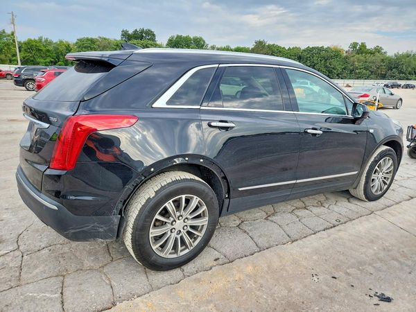 2017 CADILLAC XT5 Luxury