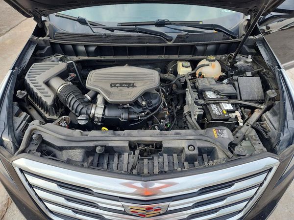 2017 CADILLAC XT5 Luxury