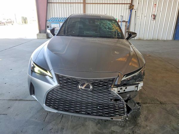 2022 LEXUS IS