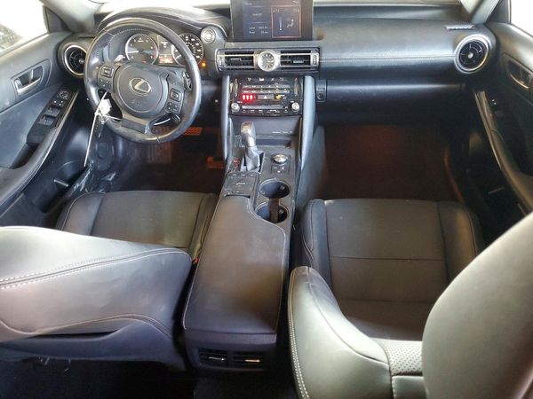 2022 LEXUS IS
