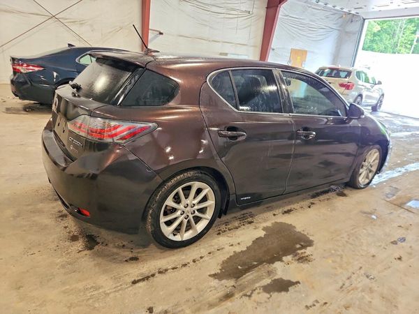 2013 LEXUS CT 200h