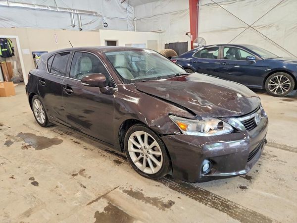 2013 LEXUS CT 200h