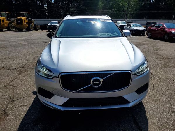 2018 VOLVO XC60 Momentum