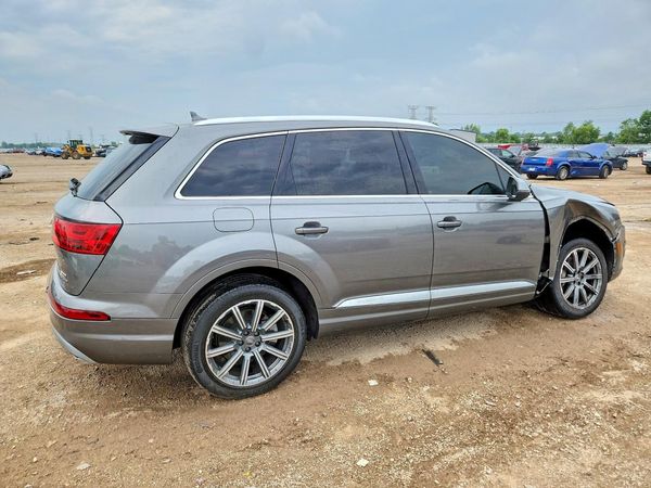 2017 AUDI Q7 quattro Premium Plus