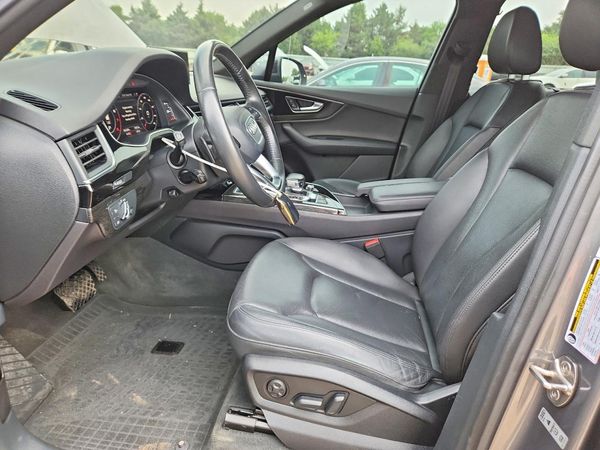2017 AUDI Q7 quattro Premium Plus