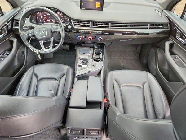 2017 AUDI Q7 quattro Premium Plus