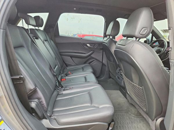 2017 AUDI Q7 quattro Premium Plus