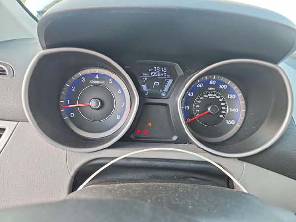 2013 HYUNDAI ELANTRA