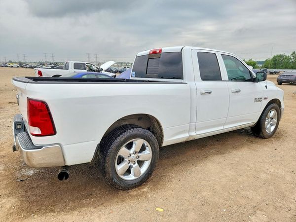 2015 RAM 1500 SLT