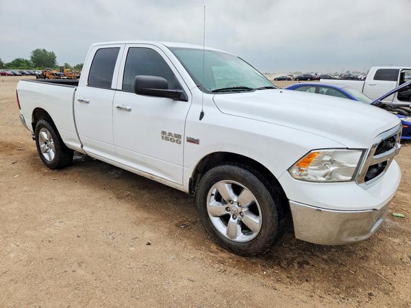 2015 RAM 1500 SLT