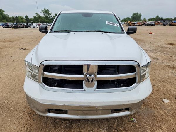 2015 RAM 1500 SLT