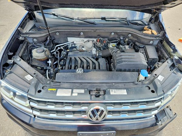 2018 VOLKSWAGEN ATLAS SE — Engine bay