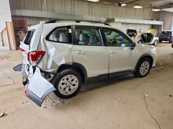2021 SUBARU FORESTER Base