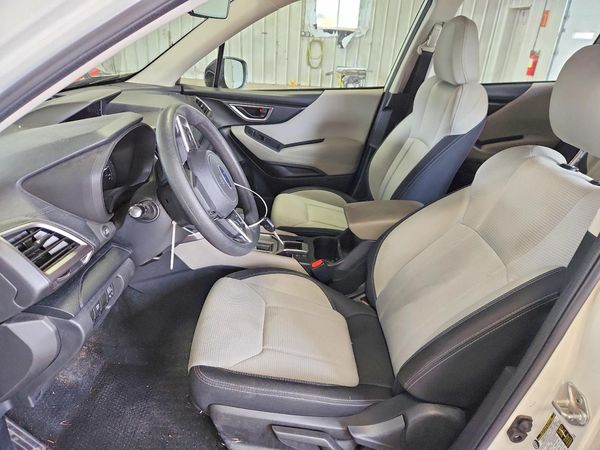 2021 SUBARU FORESTER Base