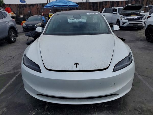 2025 TESLA MODEL 3
