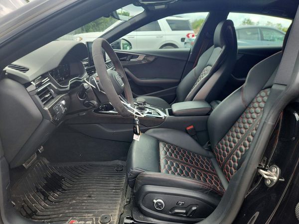 2025 AUDI RS5 quattro