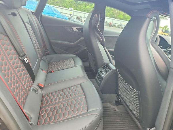 2025 AUDI RS5 quattro