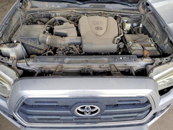 2017 TOYOTA TACOMA