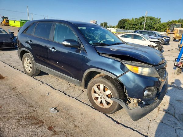 2013 KIA SORENTO Base / LX
