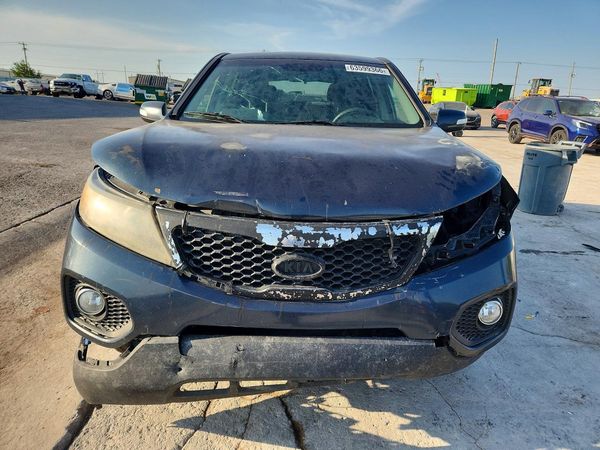 2013 KIA SORENTO Base / LX