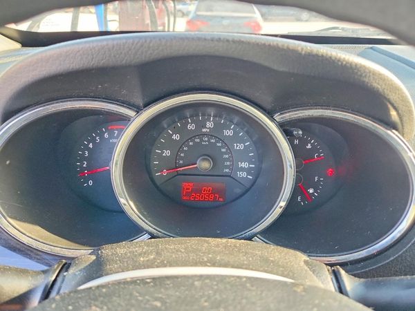 2013 KIA SORENTO Base / LX