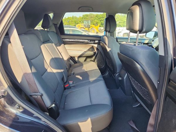 2013 KIA SORENTO Base / LX