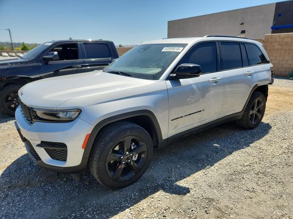 2024 JEEP GRAND CHEROKEE Laredo